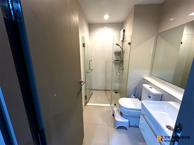 Condos for sale : Life Asoke Hype Special Unit, Great Value