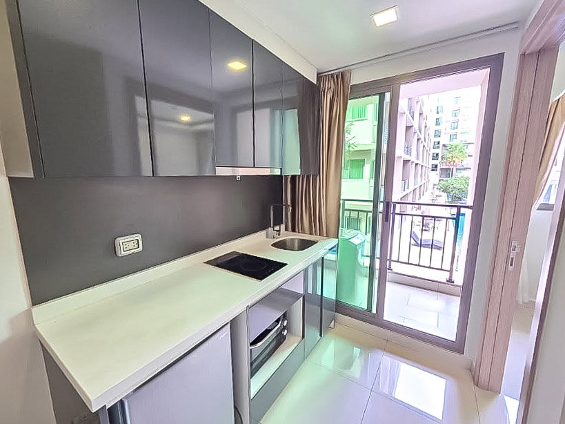 picture Arcadia Beach Continental Condo for Sale 1Bedroom Pool View - 4/9
