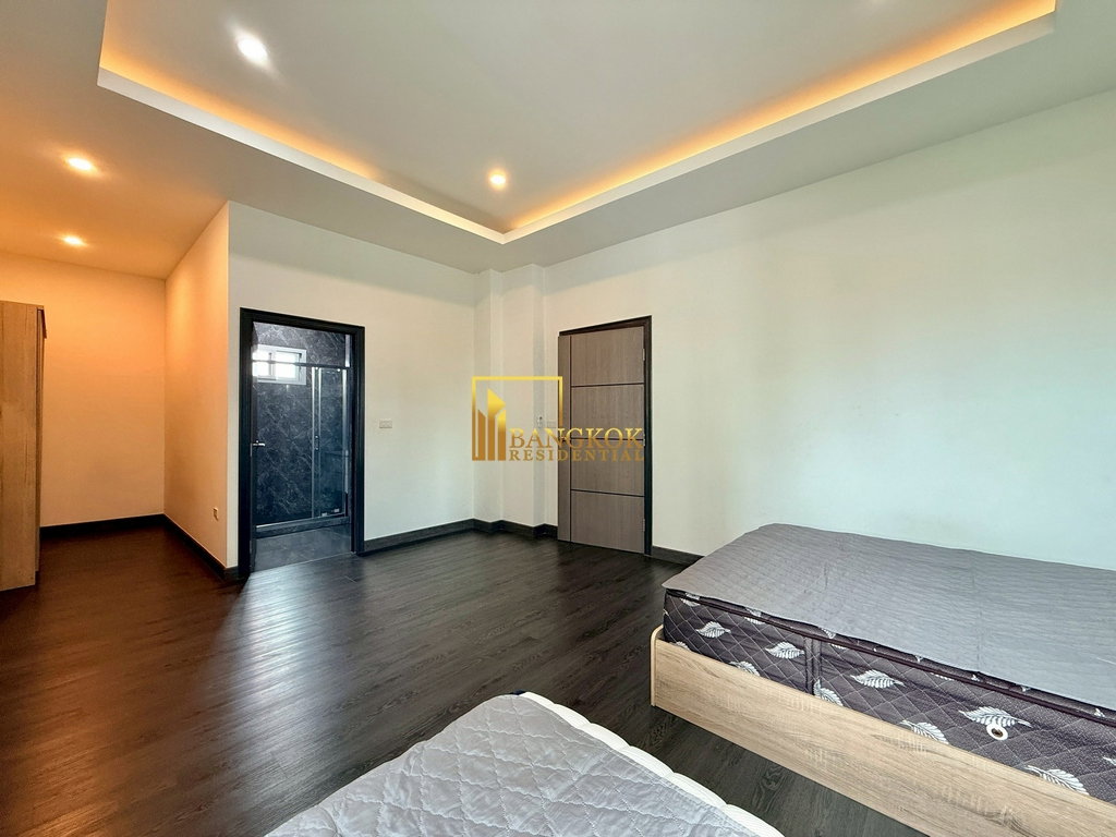 รูป Modern 4 Bedroom House in Ekkamai Area of Mid Sukhumvit - BR28061SH - รูปที่ 28/43