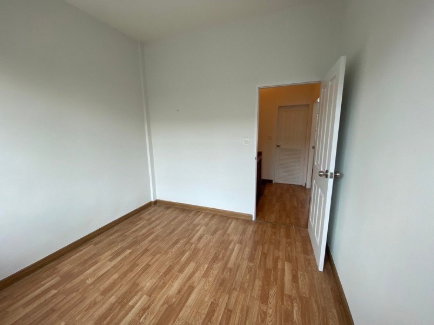 picture For rent house available good location - 9/12