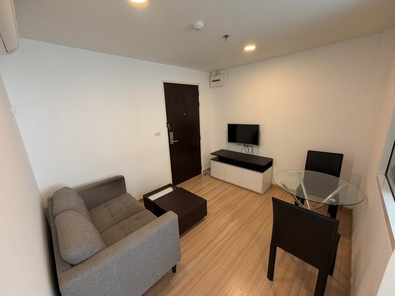 picture A046759 Chateau In Town Rama 8 - 2/6