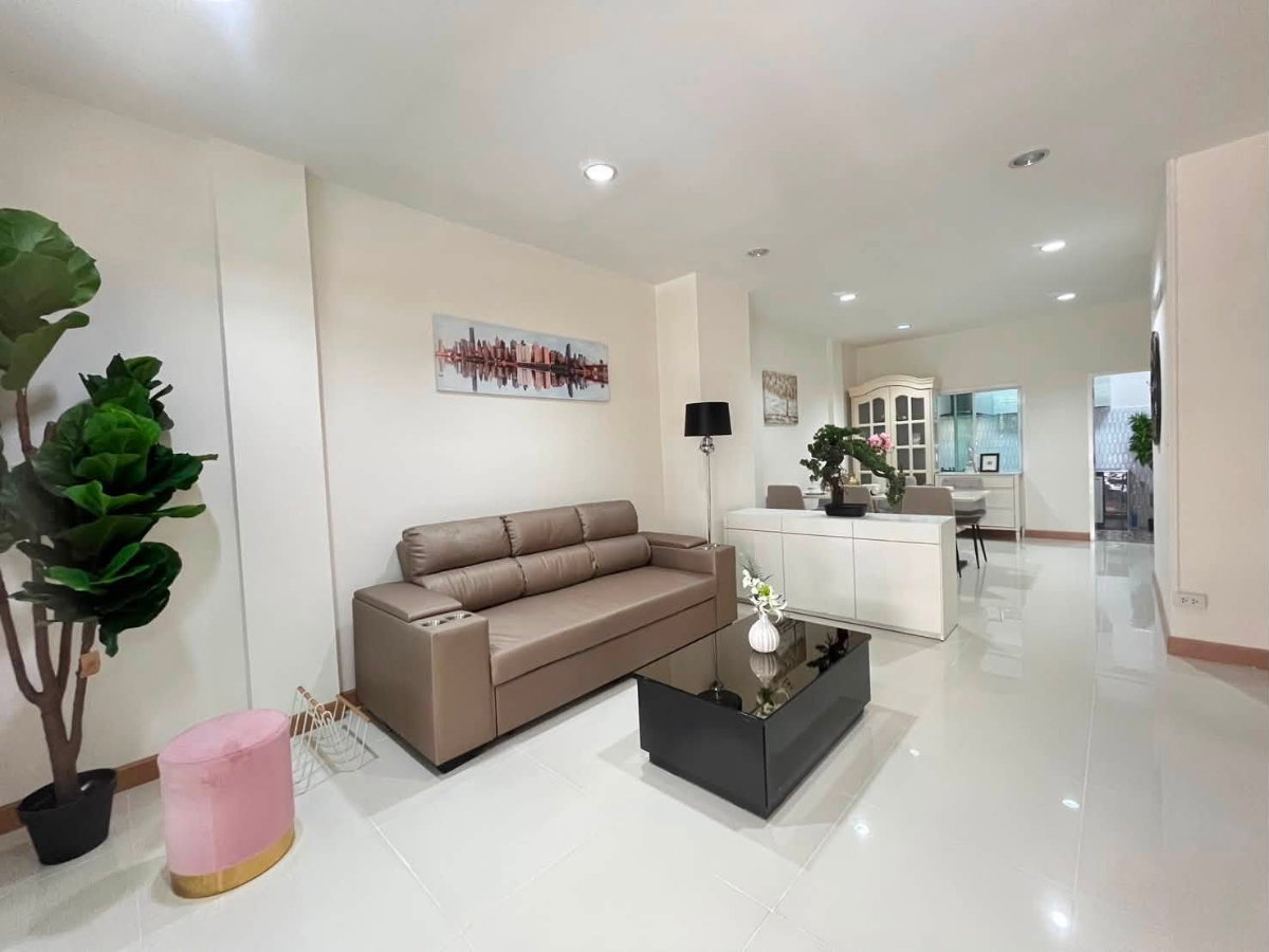 รูป RS6884 ให้เช่าทาวน์เฮาส์ 3 ชั้น Grandity สาธุประดิษฐ์ 2 บ้านใหญ่ ใจกลางเมือง ใกล้ CBD - รูปที่ 4/18