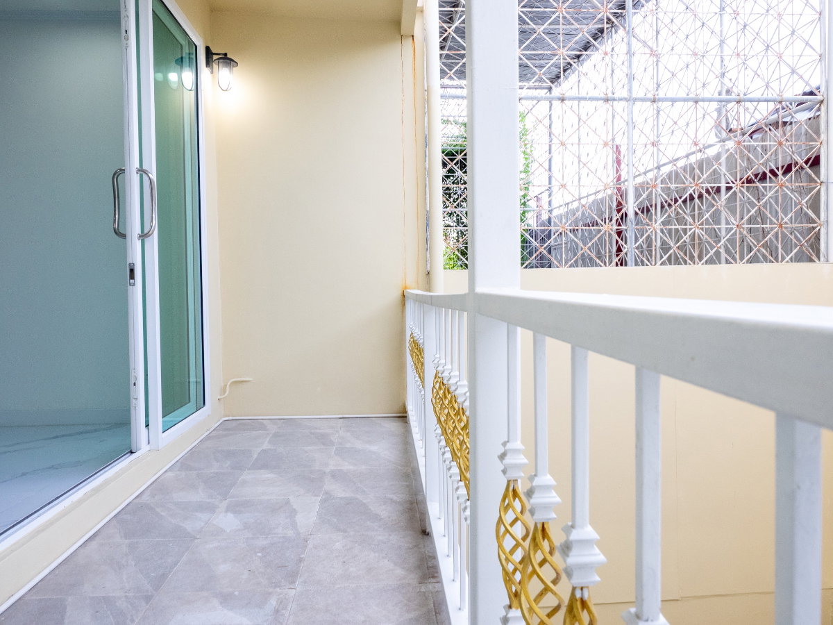 รูป ให้เช่าบ้านรีโนเวตใหม่ ใจกลางสาทร–เย็นอากาศ | Yenakart Residence | Private Residence เพียง 19 หลัง  - รูปที่ 29/46