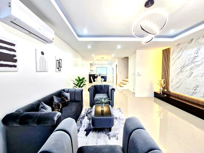 ทาวน์โฮม บางละมุง ชลบุรี : Luxury 2Storey Townhome for Sale Chaiyapruek Jomtien
