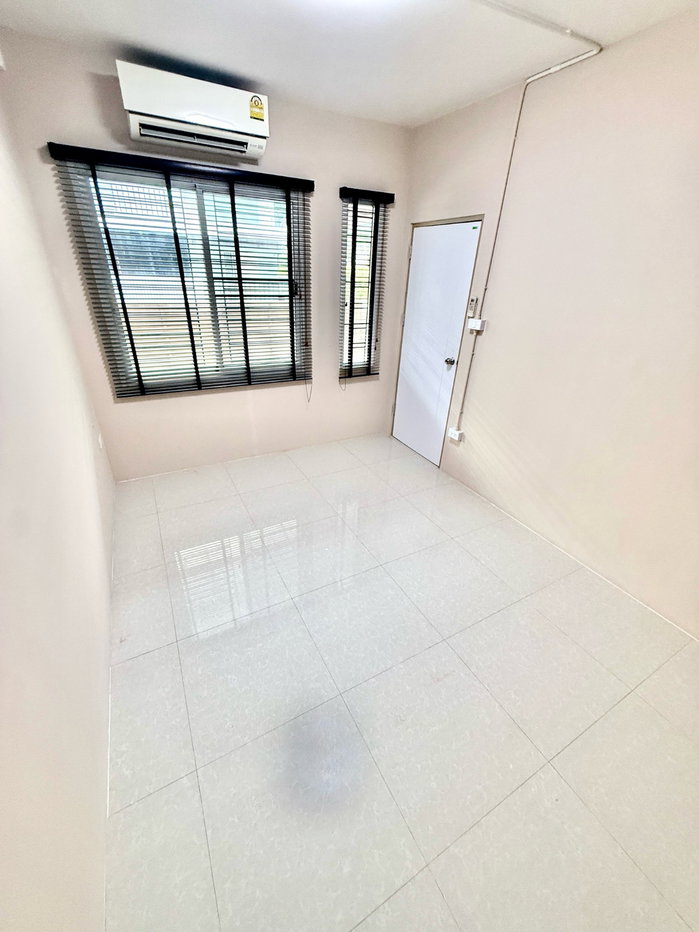 รูป 🏡✨ ให้เช่าทาวน์โฮม 2 ชั้น (หลังมุม) — อารียา The Colors ลาดปลาเค้า บ้านรีโนเวทใหม่ ทำเลดี ใกล้เกษตร–นวมินทร์ / รามอินทรา - รูปที่ 8/16
