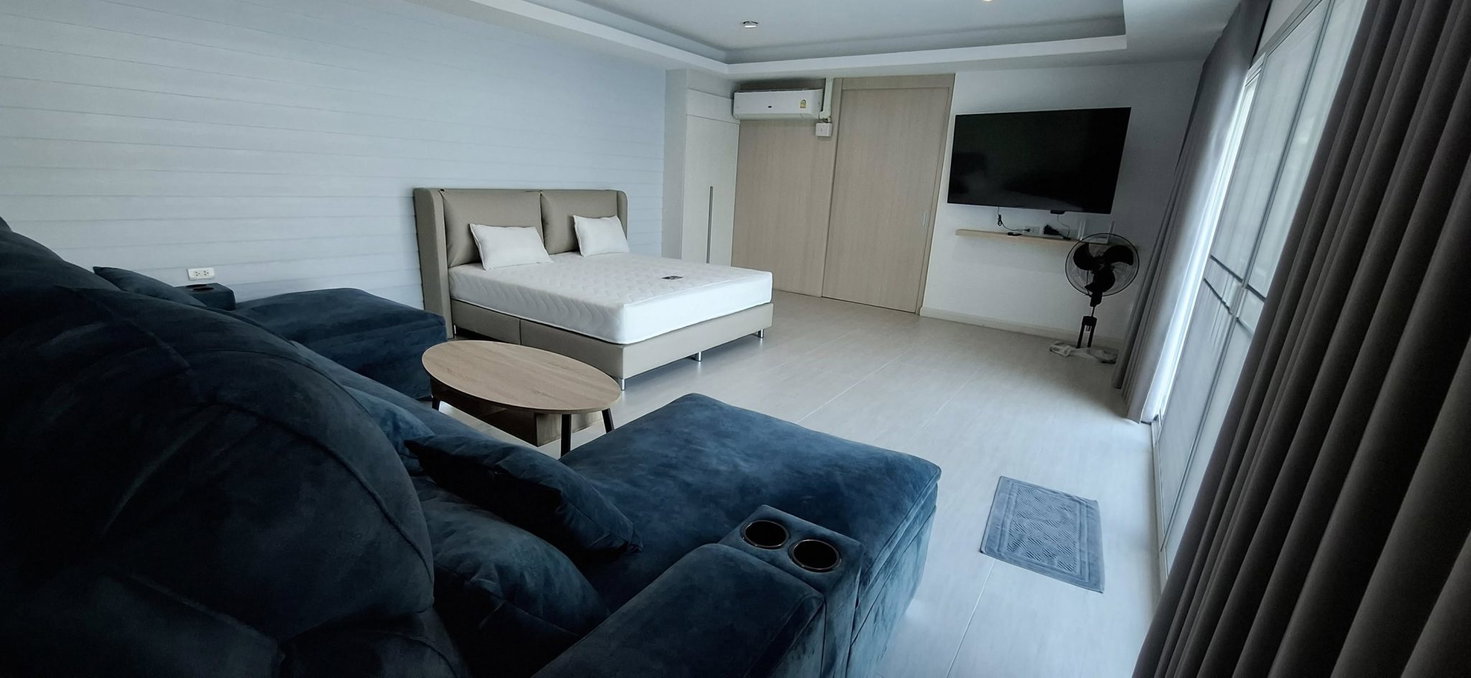 picture 4 Bedrooms Pool Villa in East Pattaya For Rent - 11/15