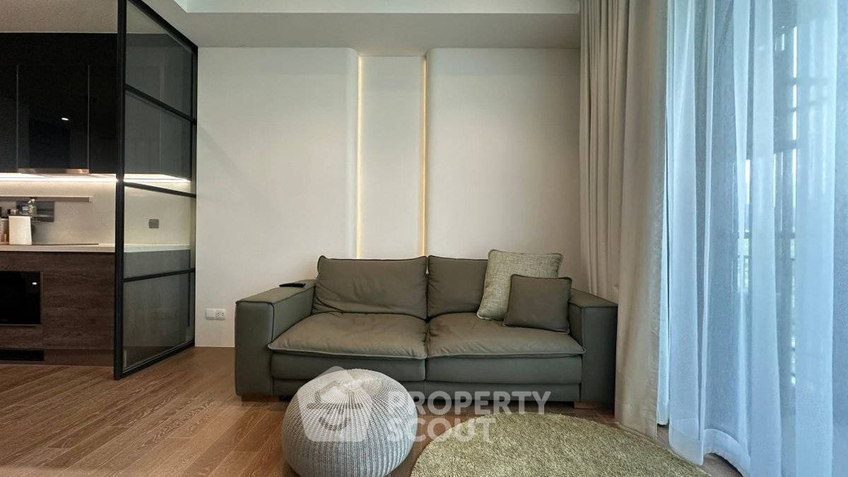 picture Pet-Friendly 1-BR 65 Sqm At Muniq Langsuan Near BTS Ratchadamri (ID 3077737) - 4/10