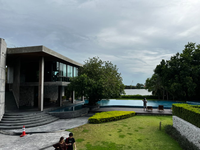 รูป ให้เช่าห้องริมเเม่นํ้าเจ้าพระยา คอนโด U Delight Residence Riverfront พระราม 3 วิวหน้าห้องเป็นเเม่นํ้าเเละสระนํ้า มองเห็นได้จากห้องนอน - รูปที่ 2/14
