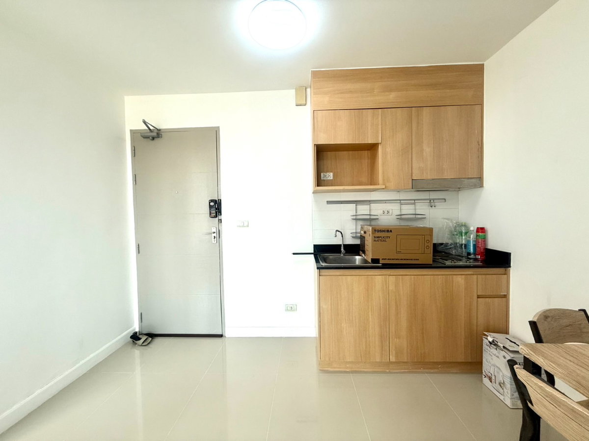 picture 1 unit available for rent at 13,000 Baht – Condo next to 📍BTS Udom Suk🚝 - 4/5