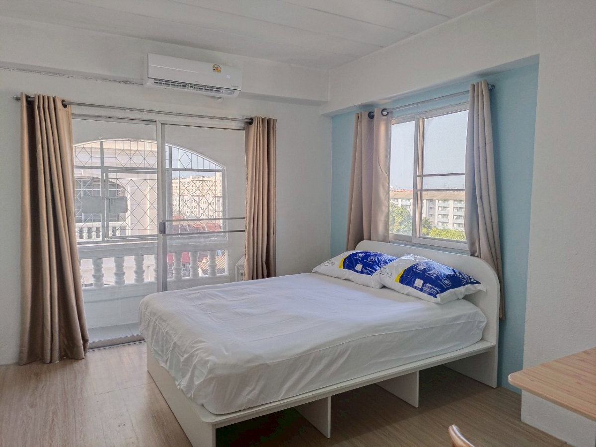 รูป นิรันดร์เรซิเดนซ์ 3 ราม 2 ห้องสวย 3,800-4000 บาท ไฟหลวง - รูปที่ 1/7