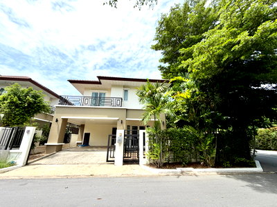 บ้านเดี่ยว ซอยอ่อนนุช (สุขุมวิท 77) : บ้านเลขที่ผลรวมดี วิลล่า นครินทร์ บ้านเดี่ยวแปลงมุม 210 ตร.ม. หันทิศเหนือ ทั้งโครงการไม่ถึง 150 หลัง ใกล้ ทางด่วน และสนามบิน เพียง 15 นาที 15.9 ล้าน
