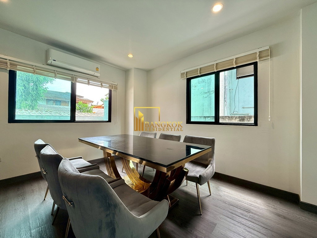 รูป Modern 4 Bedroom House in Ekkamai Area of Mid Sukhumvit - BR28061SH - รูปที่ 5/43