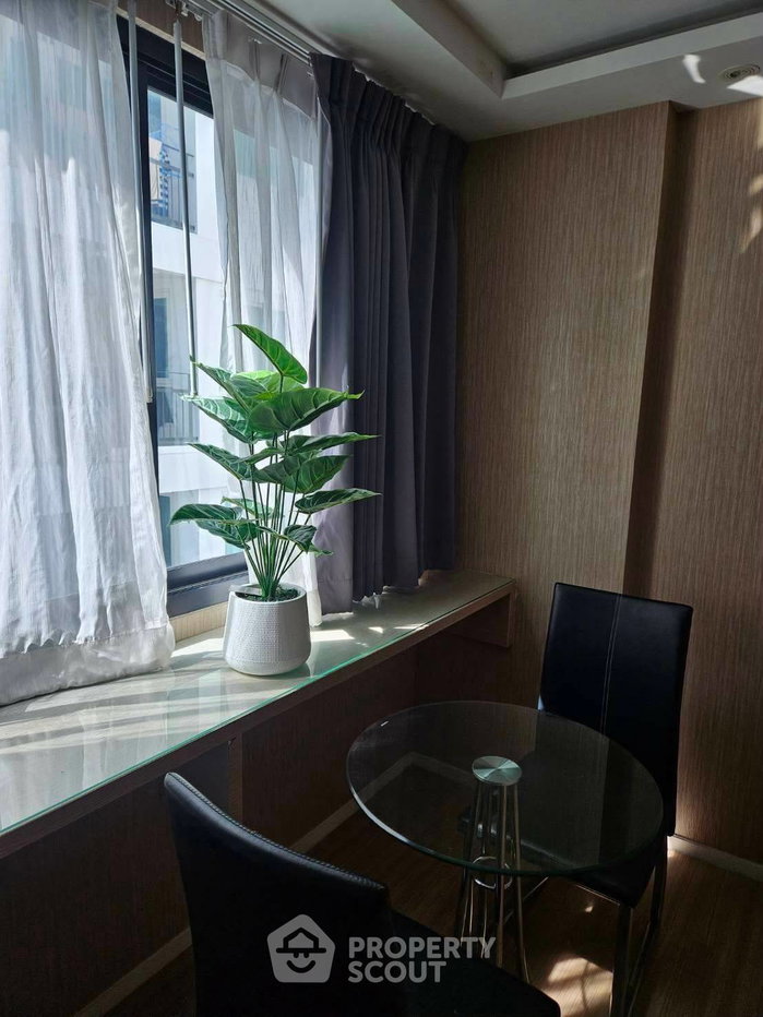 picture 1-BR 30 Sqm Estanan Condo Pattaya in Phratamnak, 6th-Floor (ID 3080311) - 7/10