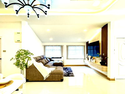 Houses for sale Bang Lamung Chonburi : Luxury House for Sale Nong Prue East Pattaya 3Bedroom