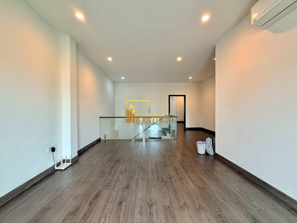 รูป Modern 4 Bedroom House in Ekkamai Area of Mid Sukhumvit - BR28061SH - รูปที่ 32/43