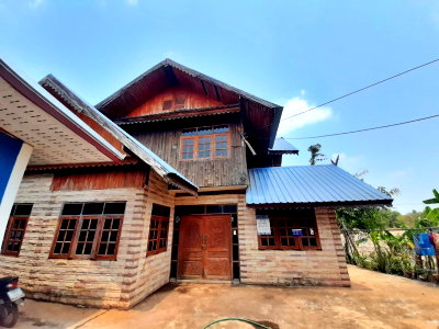 บ้านเดี่ยว โพนสวรรค์ นครพนม : AL-6-0176|บ้านพักอาศัยครึ่งตึกครึ่งไม้ 2 ชั้น หมู่ 14 ท่าอุเทน-กุสุมาลย์ (2028) ต. โพนสวรรค์ อ.โพนสวรรค์ จ.นครพนม (ราคา 520,000 บาท)  