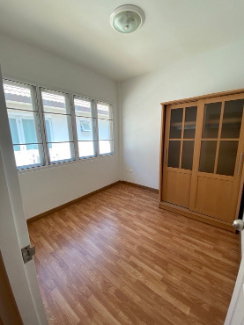 picture For rent house available good location - 6/12