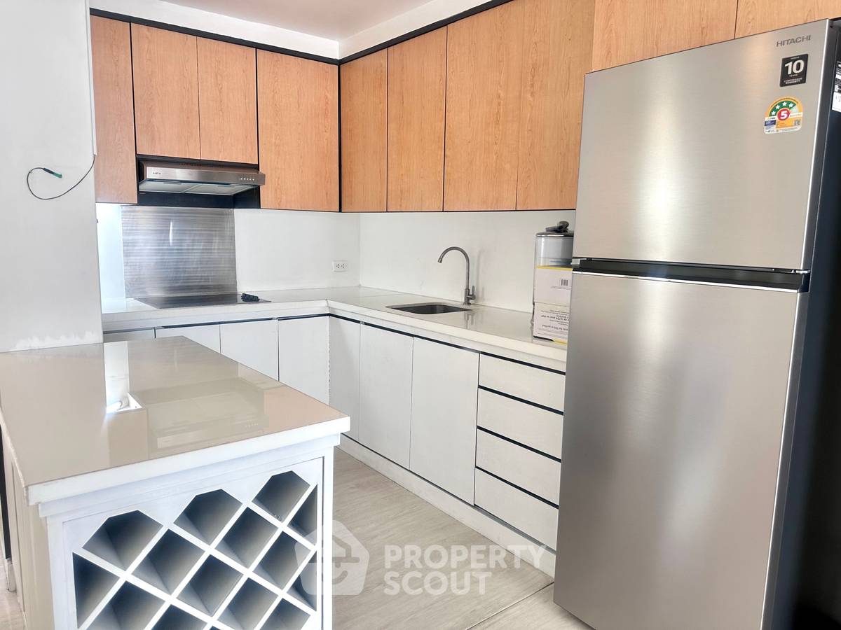 picture Pet-Friendly 2-BR Condo At The Royal Place 2, 200m to BTS Ratchadamri 📍 (ID 3080464) - 8/19