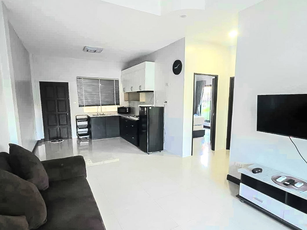 picture House for Sale Huay Yai Pattaya East Semi Detached House - 1/9