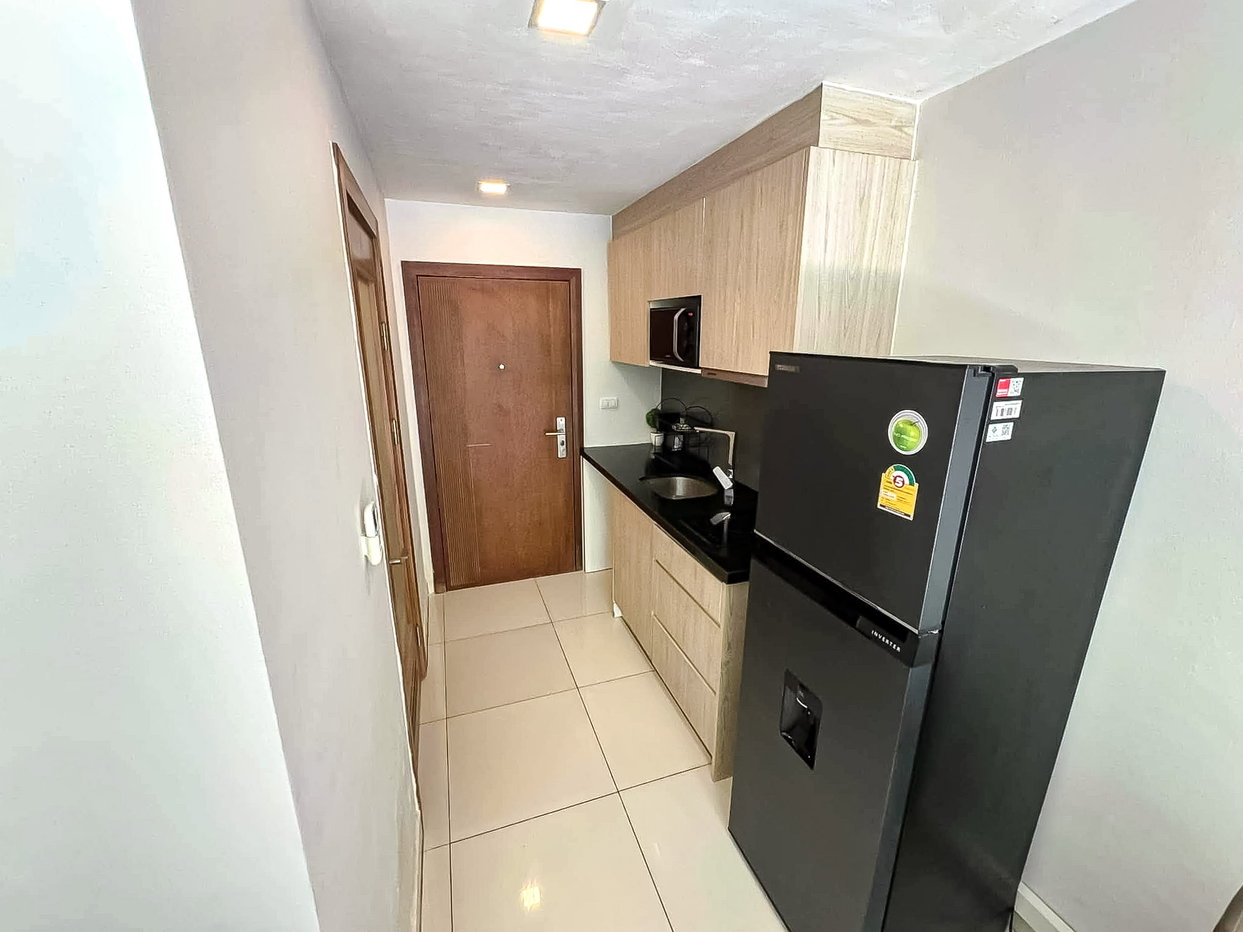 picture Laguna Beach Resort 2 Pattaya Condo for Rent Studio Pool View - 3/7