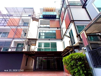 ทาวน์โฮม ซอยเสนา : ทาวน์เฮ้าส์ 106.2 ตร.วา เขตลาดพร้าว กรุงเทพมหานคร 66.7M