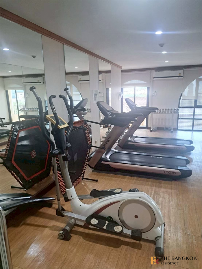 picture Silom Terrace near BTS Sala Daeng Comfortable and Ready to Move-in - 8/10