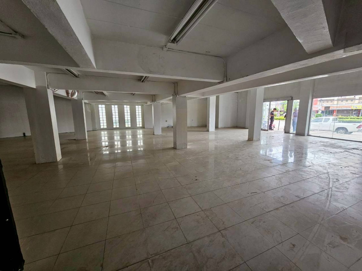 picture Commercial Building in Phitsanulok. Prime Location, Ideal for Clinic / Education Business - 26/32