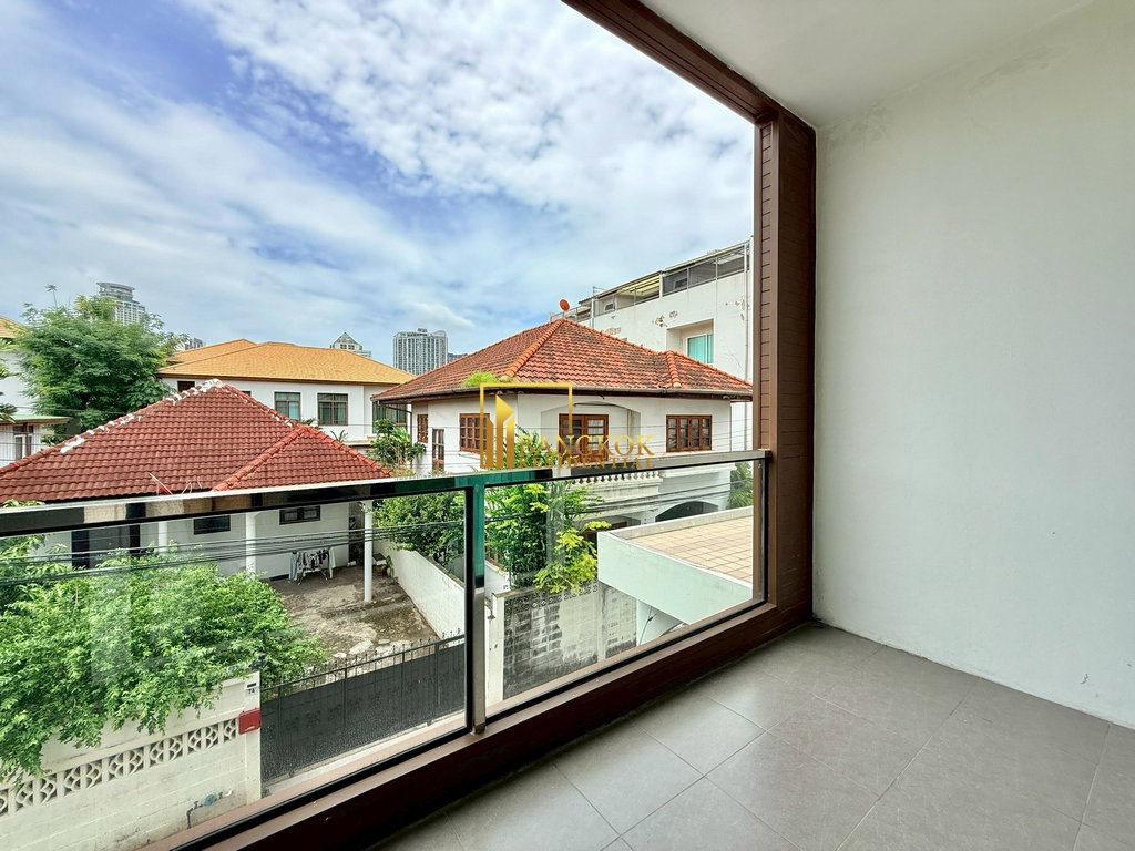 รูป Modern 4 Bedroom House in Ekkamai Area of Mid Sukhumvit - BR28061SH - รูปที่ 18/43