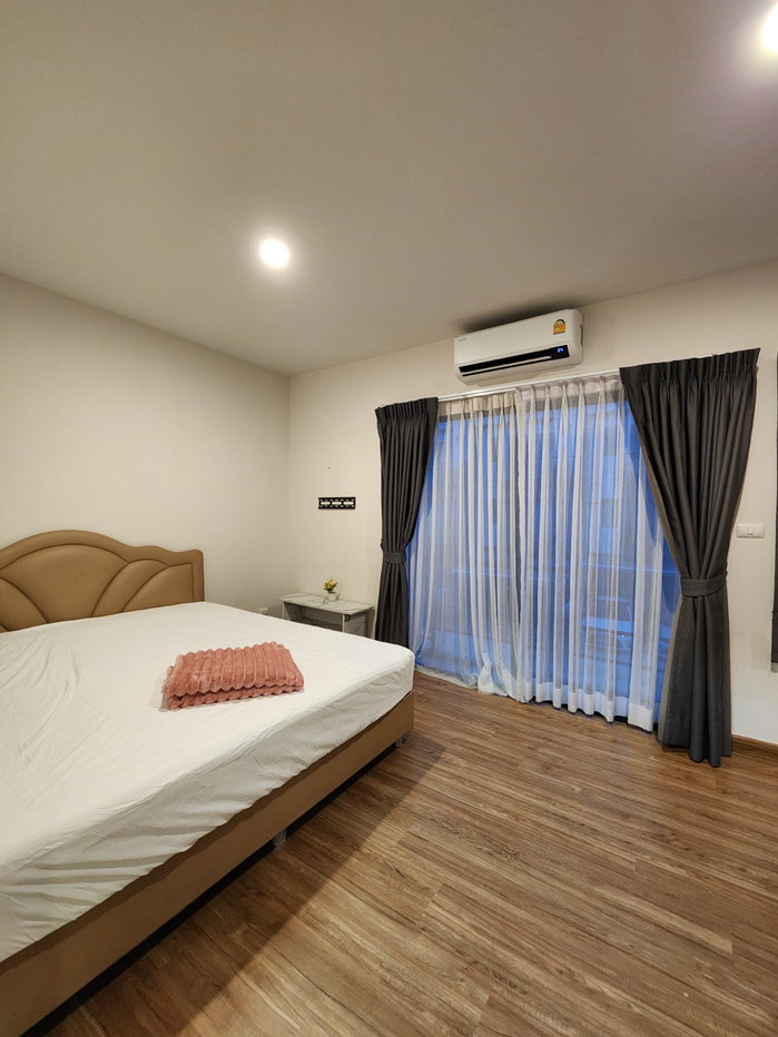 picture 3-story townhome for rent in Phaholyothin, Don Mueang area. Ready to move in. - 11/17
