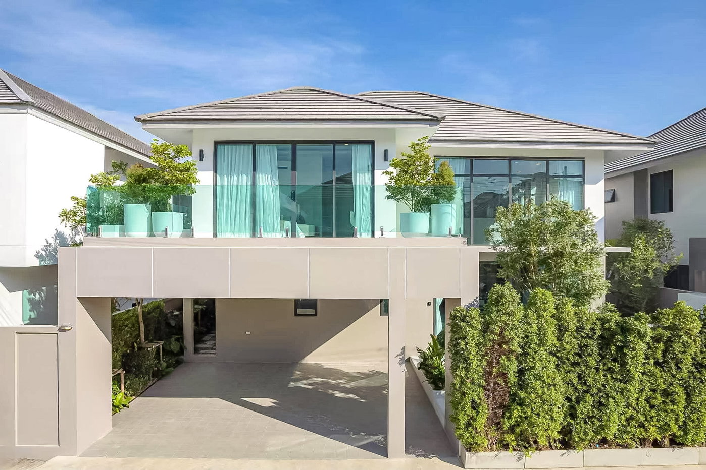 picture Luxury 2Storey Pool Villa for Sale Huai Yai East Pattaya 5Bedroom - 8/8