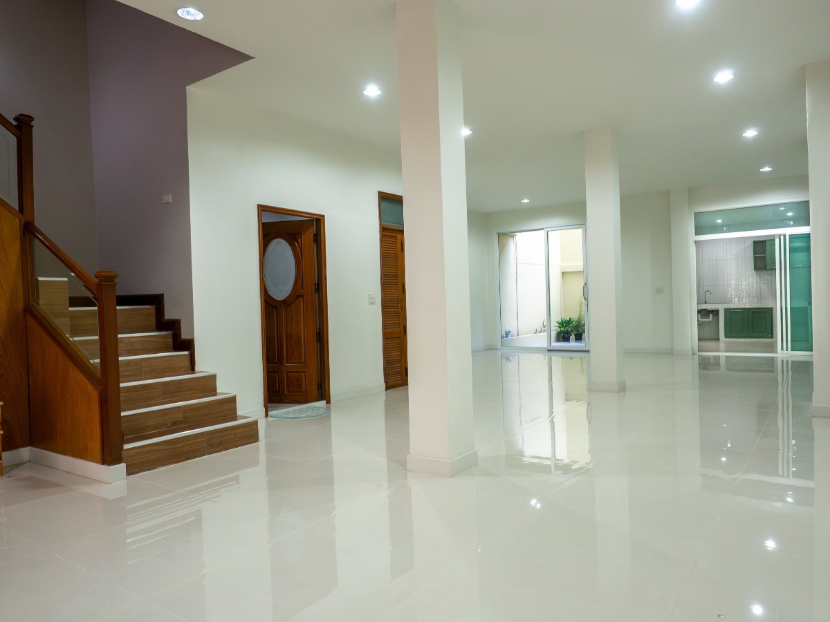 รูป ให้เช่าบ้านรีโนเวตใหม่ ใจกลางสาทร–เย็นอากาศ | Yenakart Residence | Private Residence เพียง 19 หลัง  - รูปที่ 4/46