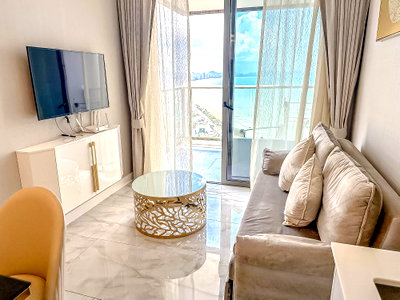ขายคอนโด : Copacabana Beach Jomtien Condo for Sale 1 Bedroom Sea View