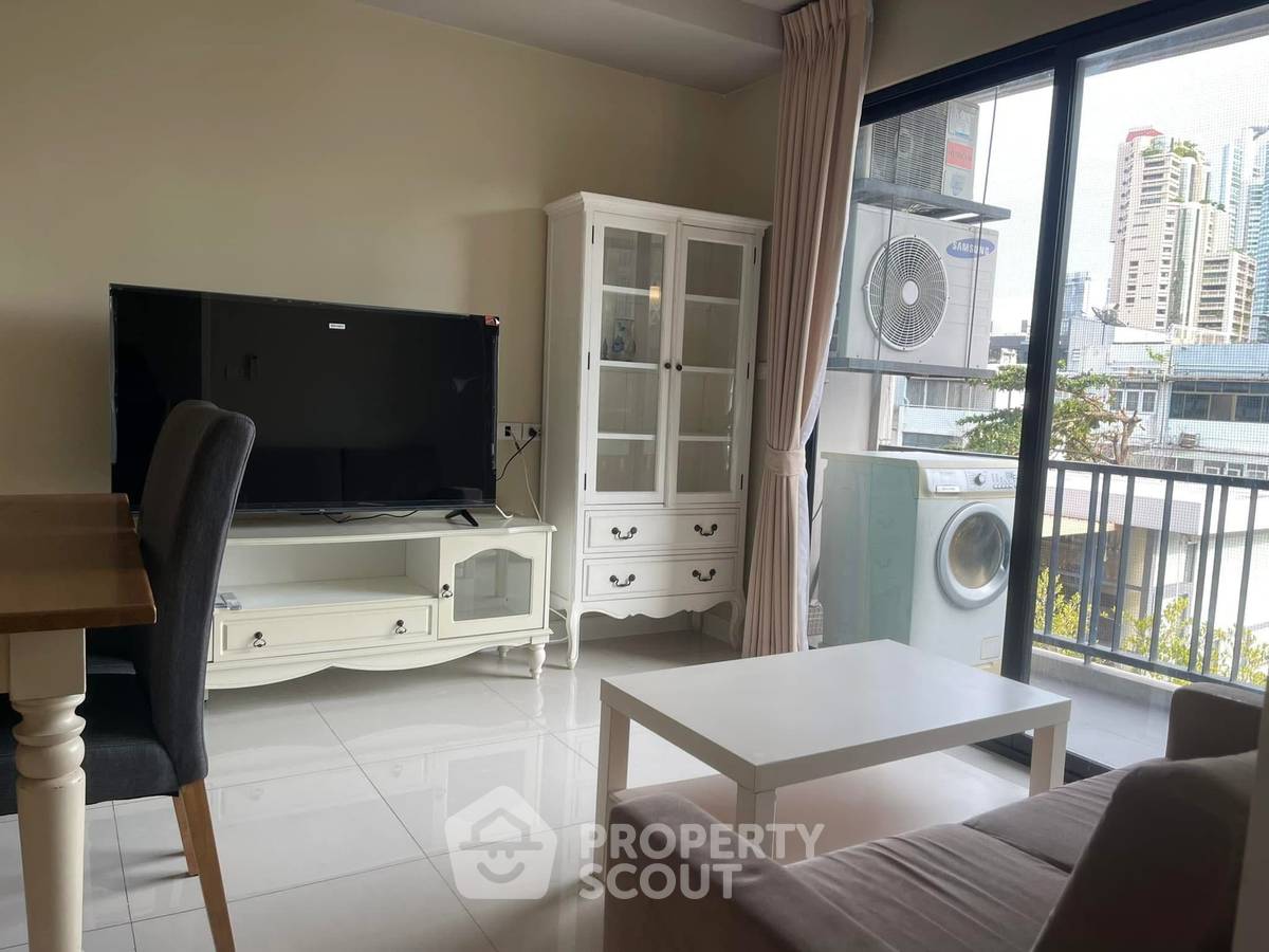 รูป ชั้น 6 1 ห้องนอน ขนาด 40 ตร.ม. คอนโด Le Cote Sukhumvit 14 ใกล้ BTS อโศก 100 ม. (ID 2021363) - รูปที่ 5/11