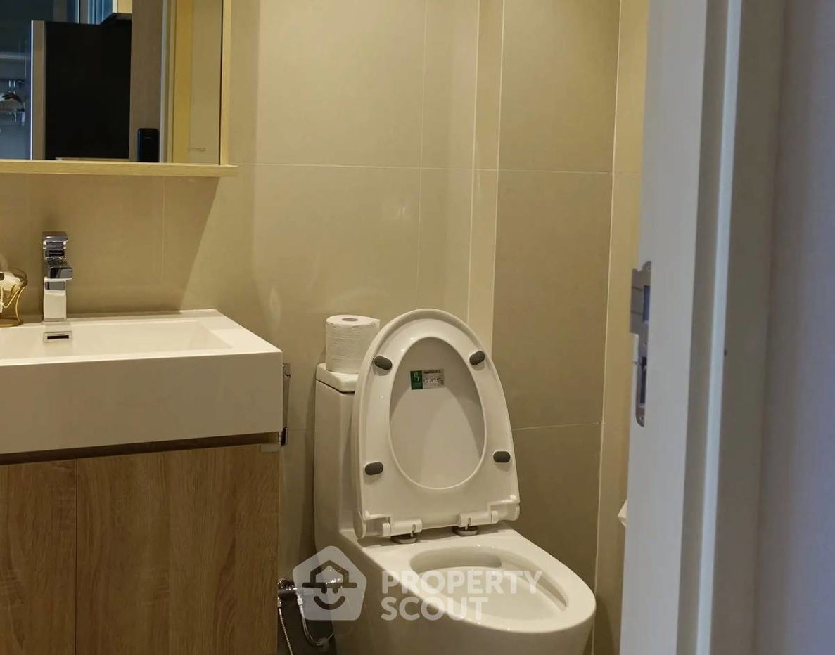 picture 2-BR Condo At Maru Ekkamai 2, 29th Floor, Near BTS Ekkamai (ID 3080402) - 10/22