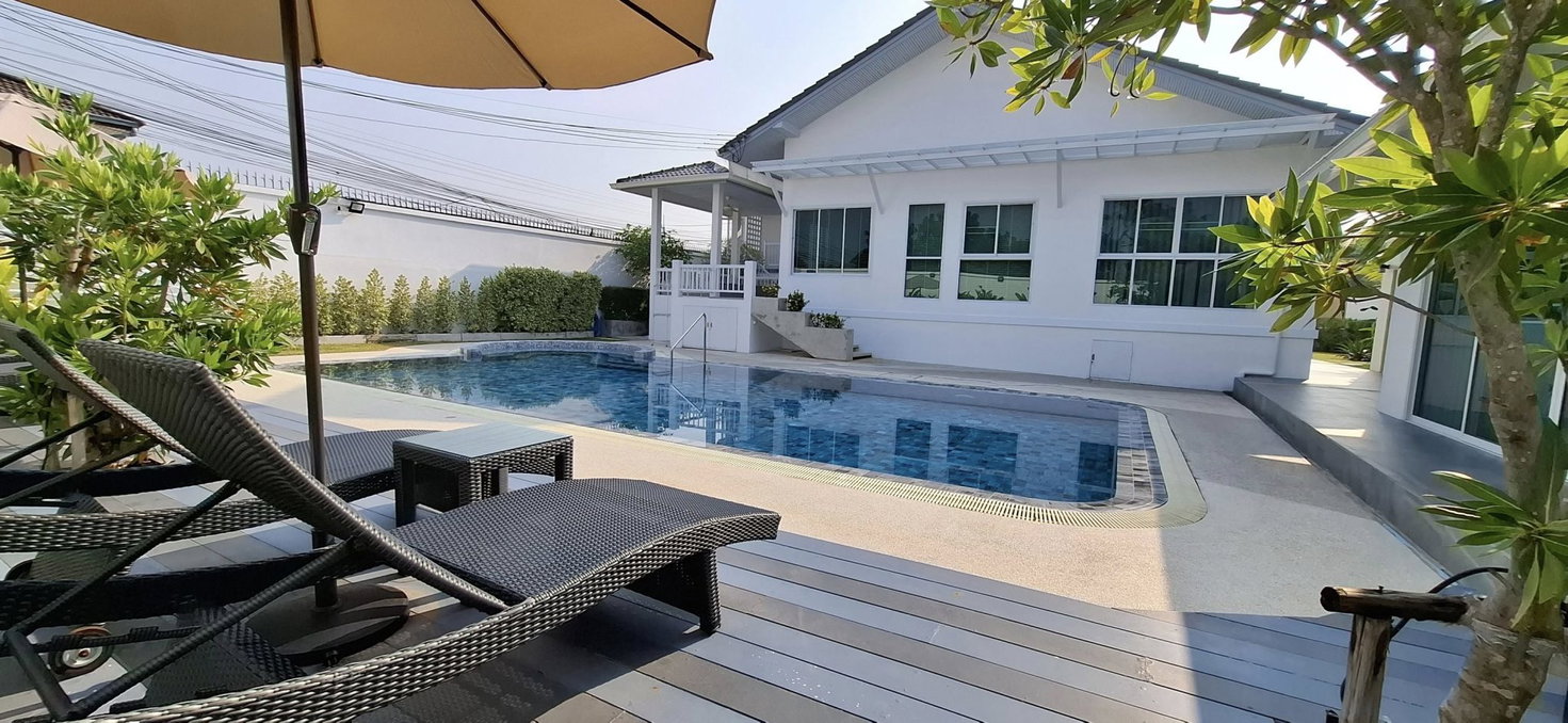 picture 4 Bedrooms Pool Villa in East Pattaya For Rent - 5/15