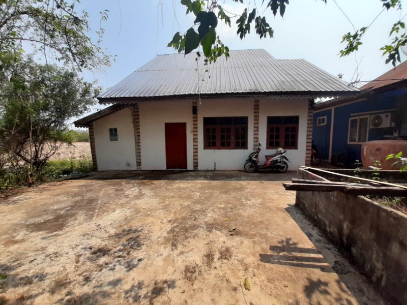 รูป AL-6-0176|บ้านพักอาศัยครึ่งตึกครึ่งไม้ 2 ชั้น หมู่ 14 ท่าอุเทน-กุสุมาลย์ (2028) ต. โพนสวรรค์ อ.โพนสวรรค์ จ.นครพนม (ราคา 520,000 บาท) - รูปที่ 2/10