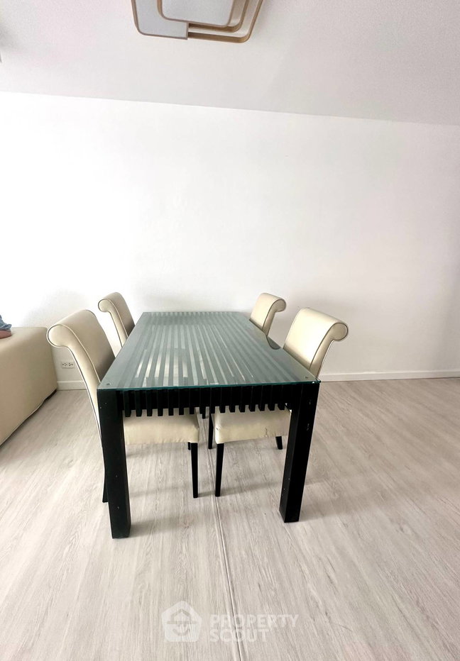 picture Pet-Friendly 2-BR Condo At The Royal Place 2, 200m to BTS Ratchadamri 📍 (ID 3080464) - 6/19