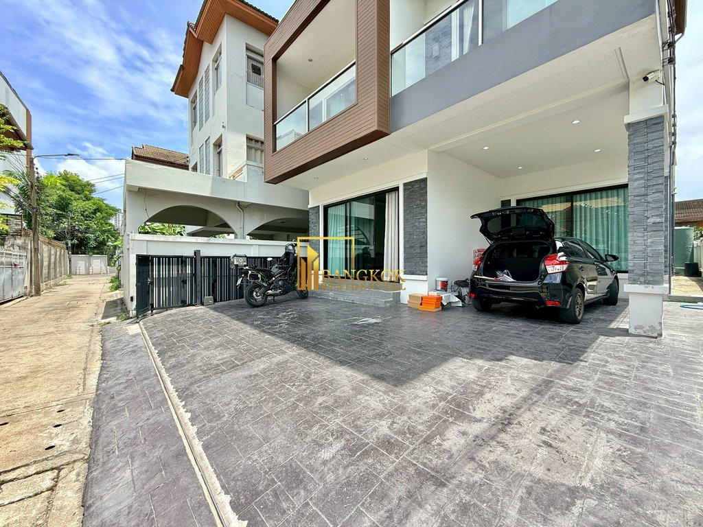 รูป Modern 4 Bedroom House in Ekkamai Area of Mid Sukhumvit - BR28061SH - รูปที่ 43/43