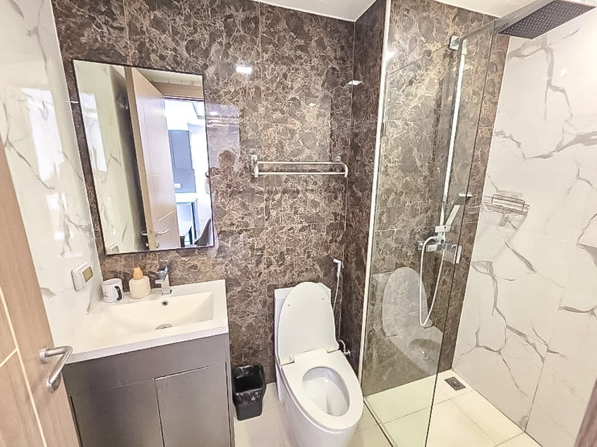picture Arcadia Beach Continental Condo for Sale 1Bedroom Pool View - 6/9