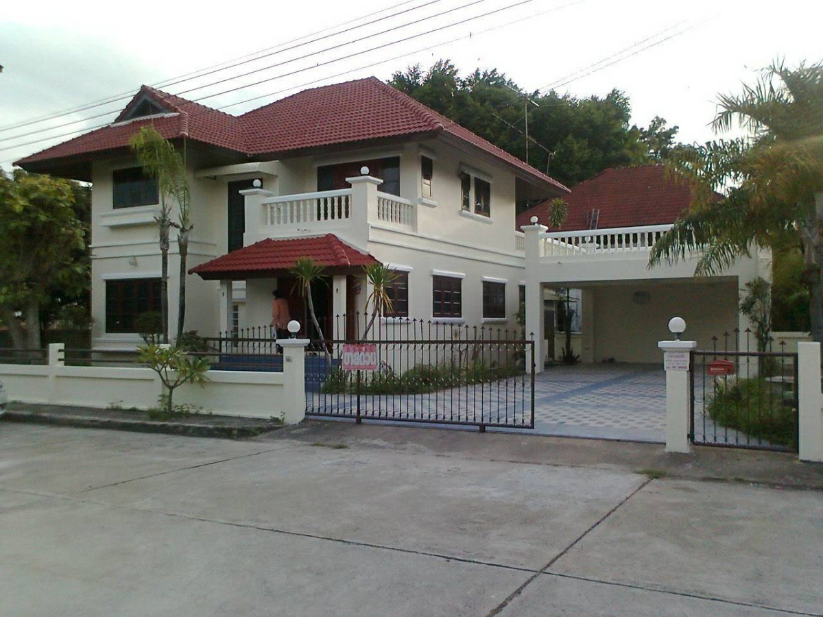 รูป บ้านเดี่ยวสองชั้น ในหมู่บ้านวงศ์อมาตย์วิลล่า ต.เนินพระอ.เมือง จังหวัดระยอง 205 ตารางวา - รูปที่ 2/18