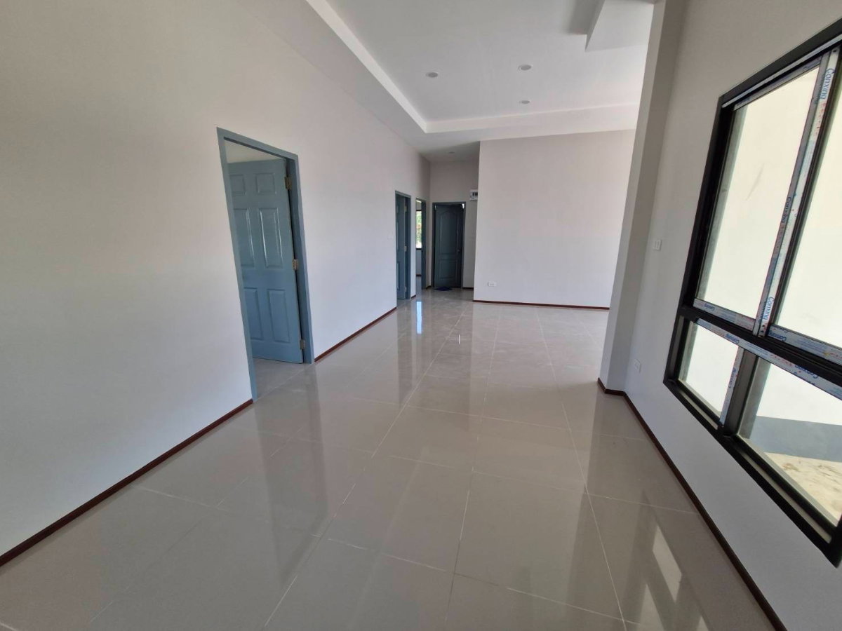 รูป บ้านเดี่ยวใหม่์ชั้นเดียว อ.พนัสนิคม ชลบุรี - รูปที่ 5/8
