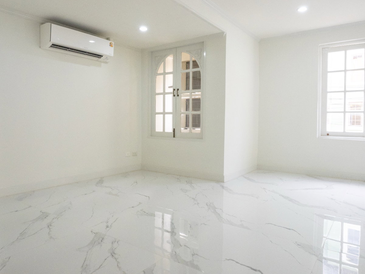 รูป ให้เช่าบ้านรีโนเวตใหม่ ใจกลางสาทร–เย็นอากาศ | Yenakart Residence | Private Residence เพียง 19 หลัง  - รูปที่ 17/46