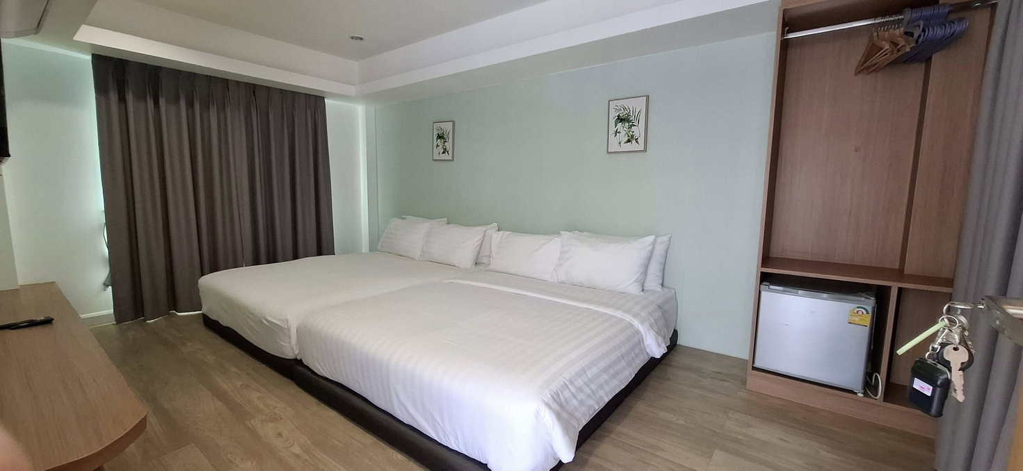 picture 4 Bedrooms Pool Villa in East Pattaya For Rent - 9/15