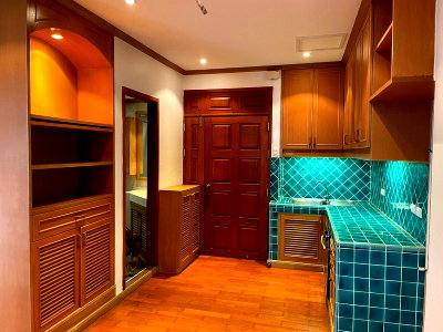 ขายคอนโด : A047227 The Village Condominium