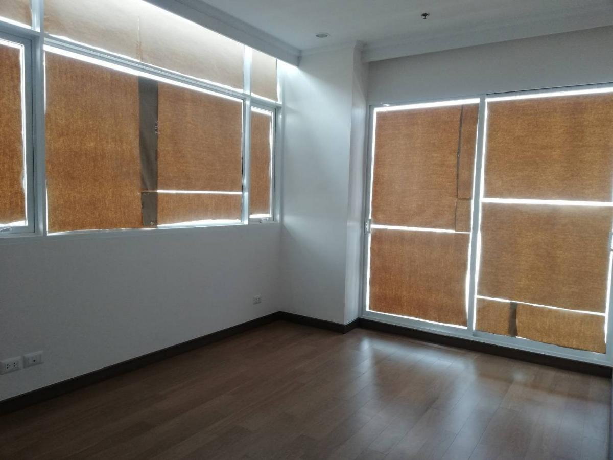 รูป Supalai Elite Surawong【𝐒𝐄𝐋𝐋】🔥ห้องเรียบหรู พร้อมพื้นที่ทำงานภายในห้อง🔥 ติดต่อไลน์ไอดี: @hacondo - รูปที่ 6/10