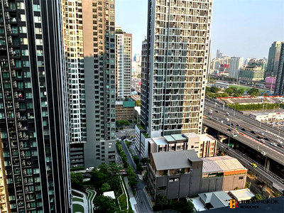 Condos for sale : Life Asoke Hype Special Unit, Great Value