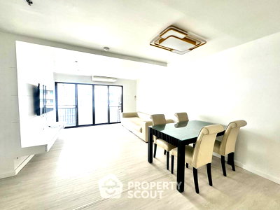 Condos for rent : Pet-Friendly 2-BR The Royal Place 2, 200m To BTS Ratchadamri (ID 3080464)