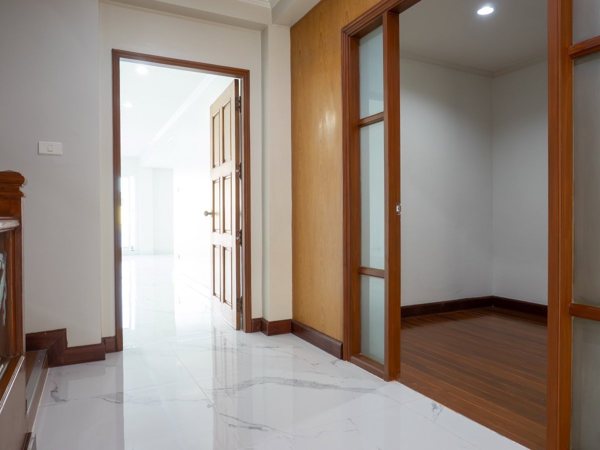 รูป ให้เช่าบ้านรีโนเวตใหม่ ใจกลางสาทร–เย็นอากาศ | Yenakart Residence | Private Residence เพียง 19 หลัง  - รูปที่ 32/46