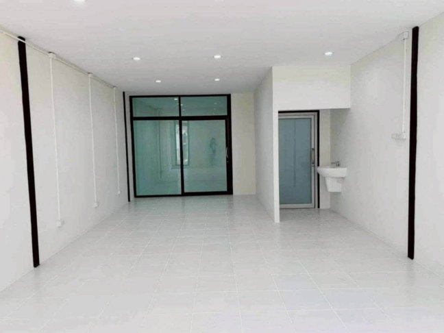 รูป ให้เช่าบ้านพร้อมออฟฟิต พื้นที่เยอะ 5 ห้องนอน ม.วันทนา พัทยา - รูปที่ 6/18