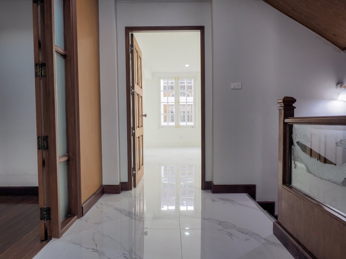 รูป ให้เช่าบ้านรีโนเวตใหม่ ใจกลางสาทร–เย็นอากาศ | Yenakart Residence | Private Residence เพียง 19 หลัง  - รูปที่ 35/46